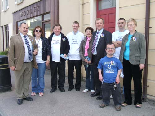 Noel Buckley with family