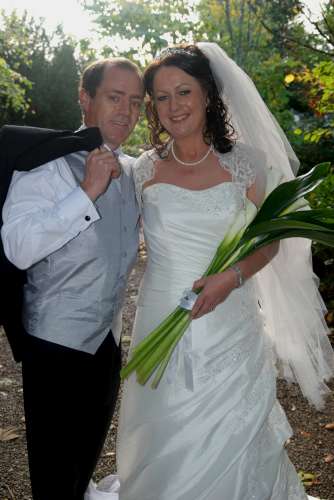 Breeda Moynihan of "The Diamond Sisters" fame and Denis Rahilly, Lyre, Banteer pictured after their recent wedding in St Patrick's Church, Millstreet.  They held their reception in the Killarney Heights (pic. Geraldine Dennehy)