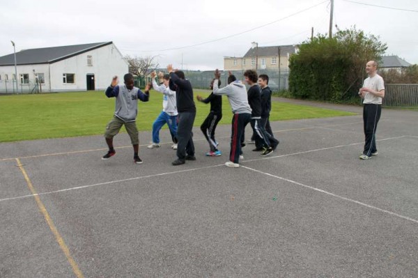 Professional Dancing Tutor, Derek Long from Co. Wicklow, has been inspiring the enthusiastic pupils of Scoil Mhuire, Millstreet BNS for the past school term with his fun-filled and excellent dance movements as part of the school's Physical Education programme.   The children truly enjoy the many creative activities and uplifting music.   LTV2 recorded sequences from this morning's workshop - this will be transmitted in the Autumn schedule.   We thank Principal Frank O'Connor and Staff as well as Derek for permitting us to share the marvellous approach to this health promoting aspect of Primary Education.  (S.R.)