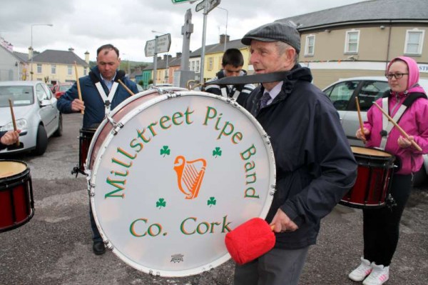 4Our Breton Friends Leave Millstreet on 15 June 2013 -800