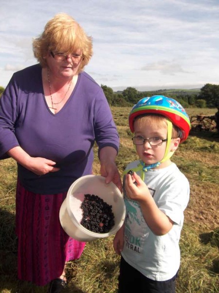 14Autumn Blackberry Treat at Dooneen 2013 -800