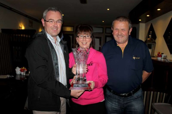 Chairman Derry Sheehan presents the very impressive Tidy Towns 2013 Award for most attractive private residence garden to Teresa and Dan Collins of Tanyard, Millstreet.