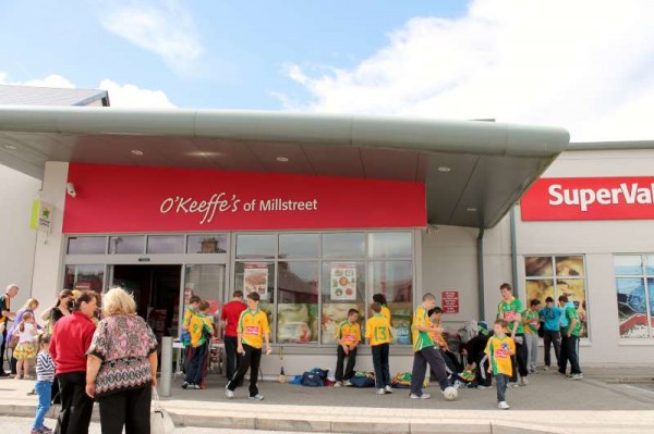 24Supervalu Presentation of Jerseys to Millstreet Juvenile GAA -800