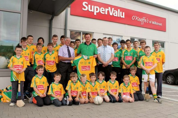 35Supervalu Presentation of Jerseys to Millstreet Juvenile GAA -800