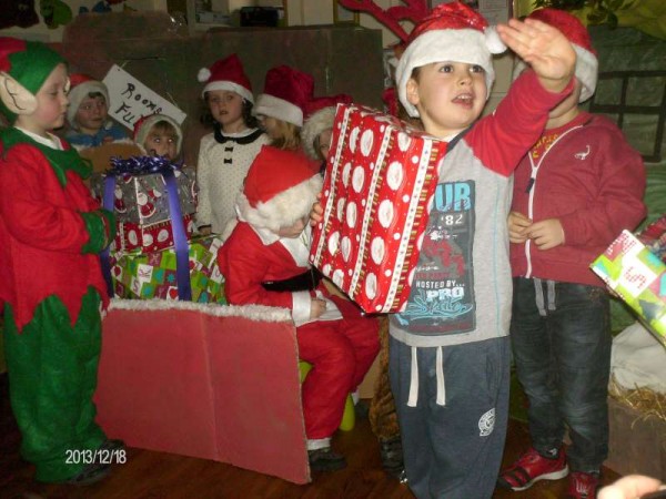 11Rathcoole Playschool Christmas Play 2013 -800