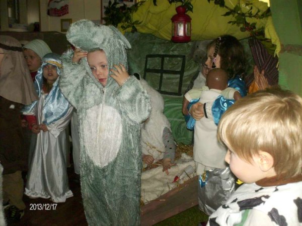 1Rathcoole Playschool Christmas Play 2013 -800