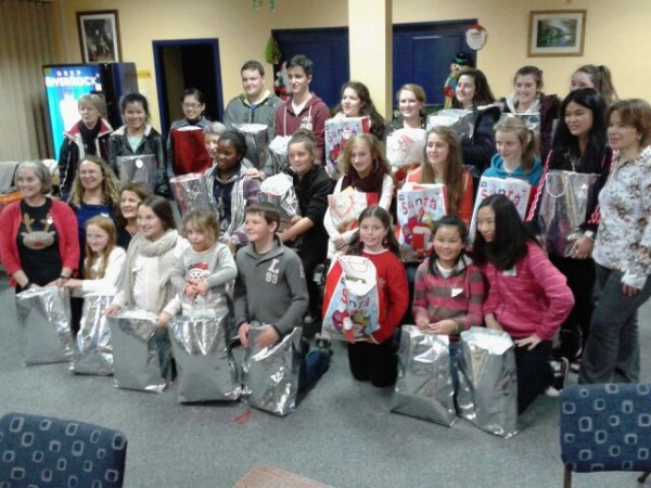 Dedicated Volunteers pictured getting the various Christmas Gift Bags ready last night helping the Homeless and supporting the Simon Community.   The local organisers express sincere thanks to everyone who gave food and clothes donations for this very worthy cause.   Thanks to Michelle O'Keeffe for the pictures and for alerting us to this inspiring work.  (S.R.)