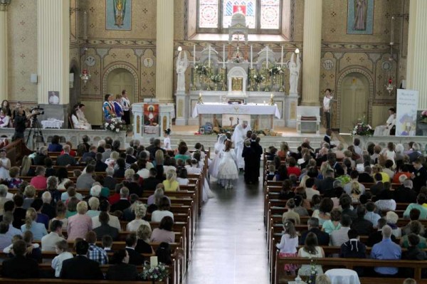 17Millstreet First Holy Communion 17th May 2014 -800