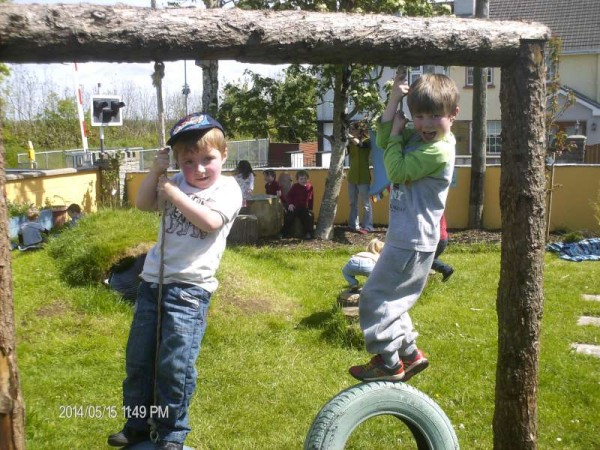 1Enjoying the Sunshine at Rathcoole Playschool 2014 -800