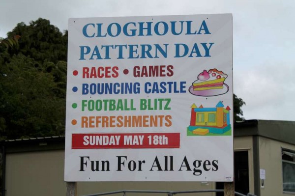 The sun shone on the wonderfully large attendance at this year's Cloghoula N.S. Pattern Day on Sunday, 18th May 2014.   We've lots more images to share later of a truly enjoyable annual event.  Click on the images to enlarge.  (S.R.)