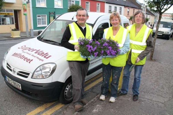 3Millstreet Tidy Towns in action Summer 2014 -800