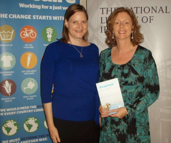 P5280036: Karen and Trish Groves, Campaigns Officer with Trócaire Ireland, at the awards ceremony in the National Library of Ireland, Dublin on Wednesday 28th May 2014.  Click on the images to enlarge.  (S.R.)