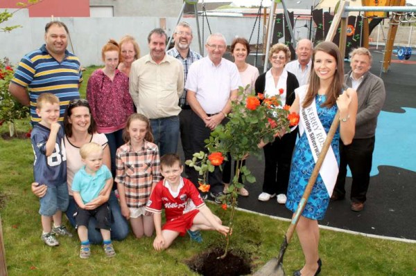 At the request of organisers Rathmore Community Council, Mary Hickey who is the 2014 Kerry Rose planted a splendid Rose Tree at the new Children's Playground in Rathmore.  Below we see Mary with her Mum.   The world famous Rose of Tralee Event takes place this coming week.   Click on the images to enlarge.  (S.R.)