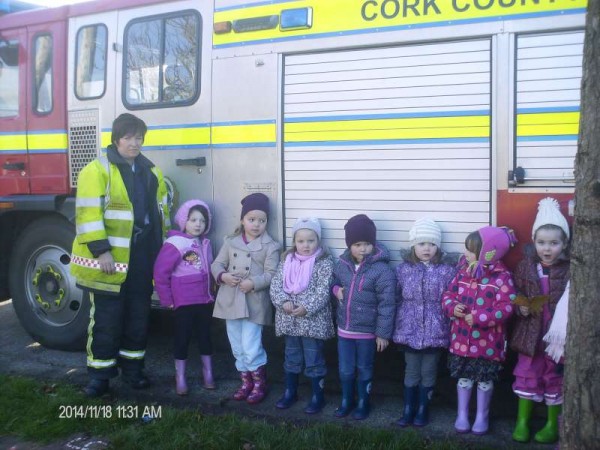 On Tuesday 18th Nov. 2014 Millstreet Fire Brigade paid an eduational visit to Rathcoole Playschool.   Paula and Michael gave the enthusiastic children a marvellous insight into the basic working of the impressive Fire Brigade unit and its essential equipment.  We thank Maura, Breeda and Majella from Rathcoole playschool for sharing the many images of the visit.   Click on the pictures to enlarge.  (S.R.)