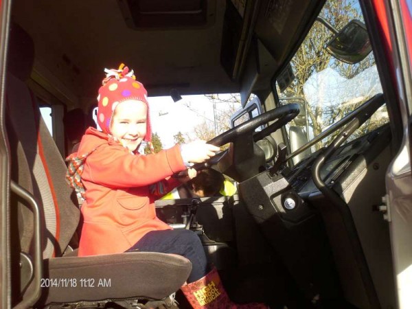 6Millstreet Fire Brigade Visit to Rathcoole Playschool 2014 -800