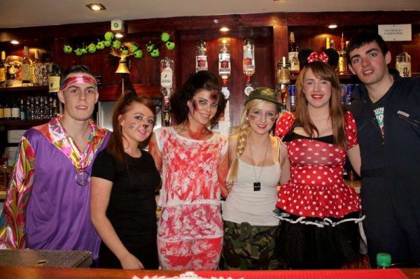 8Fancy Dress Party at Wallis Arms  25th Oct. 2014  -800