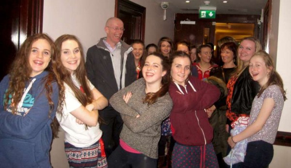 We thank Noreen Dineen for this cheeful picture which she recorded at the recent BT Young Scientist Exhibition in Dublin.  Included is Fr. James McSweeney, Photographer Supreme, who while accompanying the Students from his Ballincollig School - Coláiste Choilm - shared lots of great images from this special week not only with the "Evening Echo" but also with our own Millstreet website.  Click on the picture to enlarge.  (S.R.)