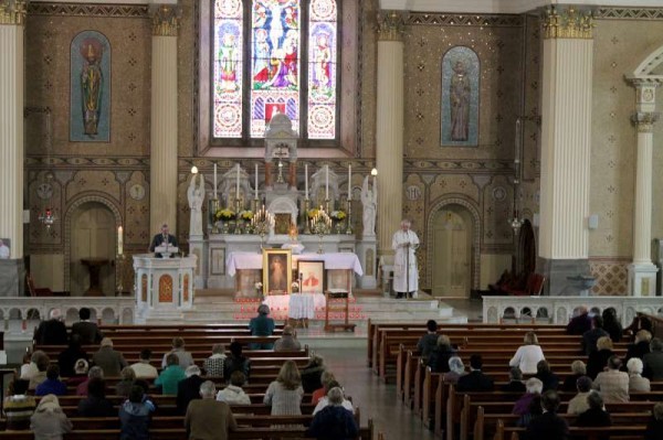 The annual Divine Mercy Novena is held at St. Patrick's Church, Millstreet at 3pm daily all this week. Everyone is very welcome. On Divine Mercy Sunday , 12th April 2015 Confessions with visiting Priests begin at 2.30pm and will continue throughout the ceremony which begins at 3pm. Sacred objects will also be blessed during the ceremony. We thank a member of the Organising Committee for alerting us to this important notice. Click on the images taken in 2014 to enlarge. (S.R.)