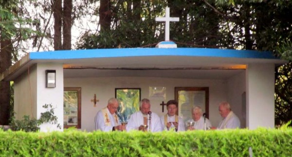 3Mass at Tubrid  on Fri. 29th May 2015 -800