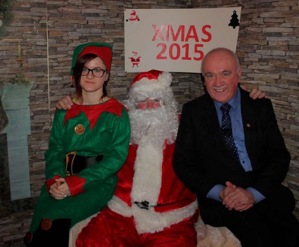 3Santa at Supervalu 11 Dec. 2015 -800