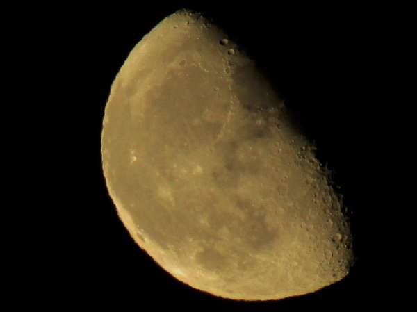 A view of the Sept. 21st Moon from Mount Leader, Clara Road, Millstreet.  Click on the images to enlarge.  (S.R.)