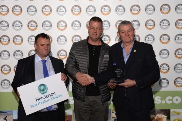 2016-10-01-jerry-pat-oleary-receives-gold-at-blas-na-heireann-awards-600