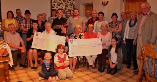 Two very impressive cheques of €1050.00 were presented to Millstreet and Macroom Community Hospitals at "The Pub" in Carriganima on Saturday, 8th Oct. 2016 - the wonderfully fruitful result of the fourth annual Walk/Run/Jog held recently which was officially started by Cork Rose, Denise Collins and Liam Roche. It is Jimmy Murphy (pictured below) and his superb Committee must take great credit for organising such a splendid praiseworthy event which is becoming an annual Autumn tradition in Carriganima. Click on the images to enlarge. (S.R.)